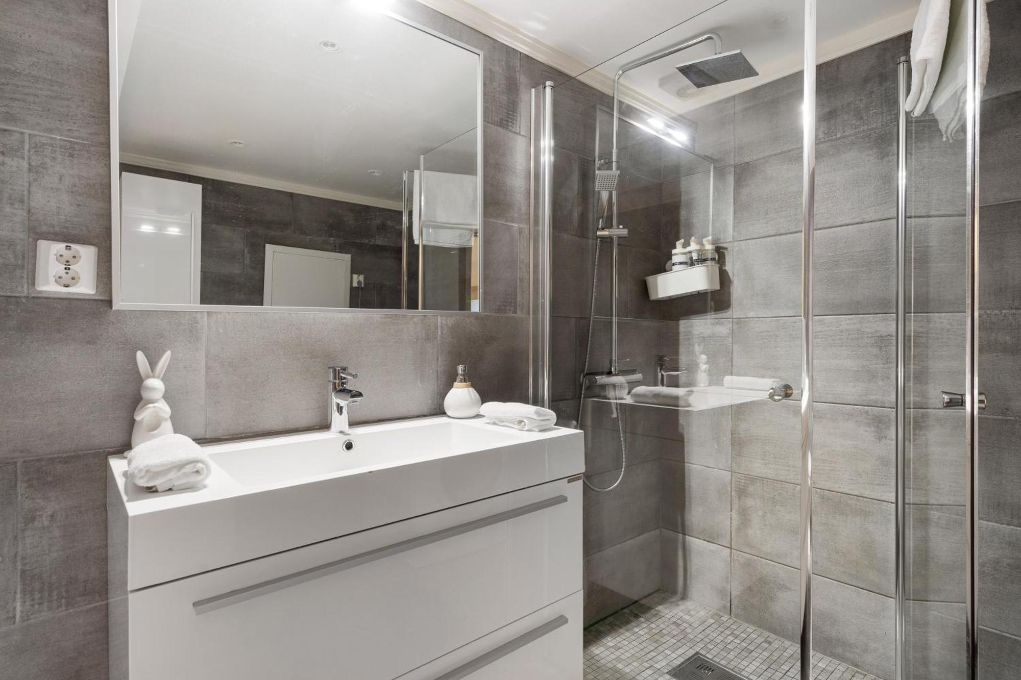 Solsiden Modern Stay: King Beds, Private Entry Trondheim Dış mekan fotoğraf