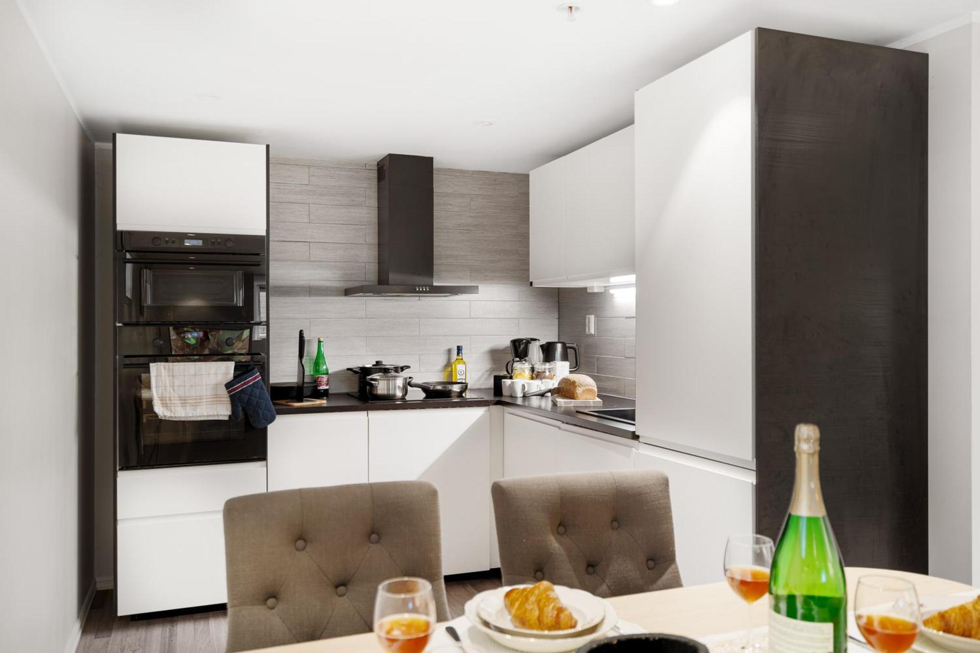 Solsiden Modern Stay: King Beds, Private Entry Trondheim Dış mekan fotoğraf